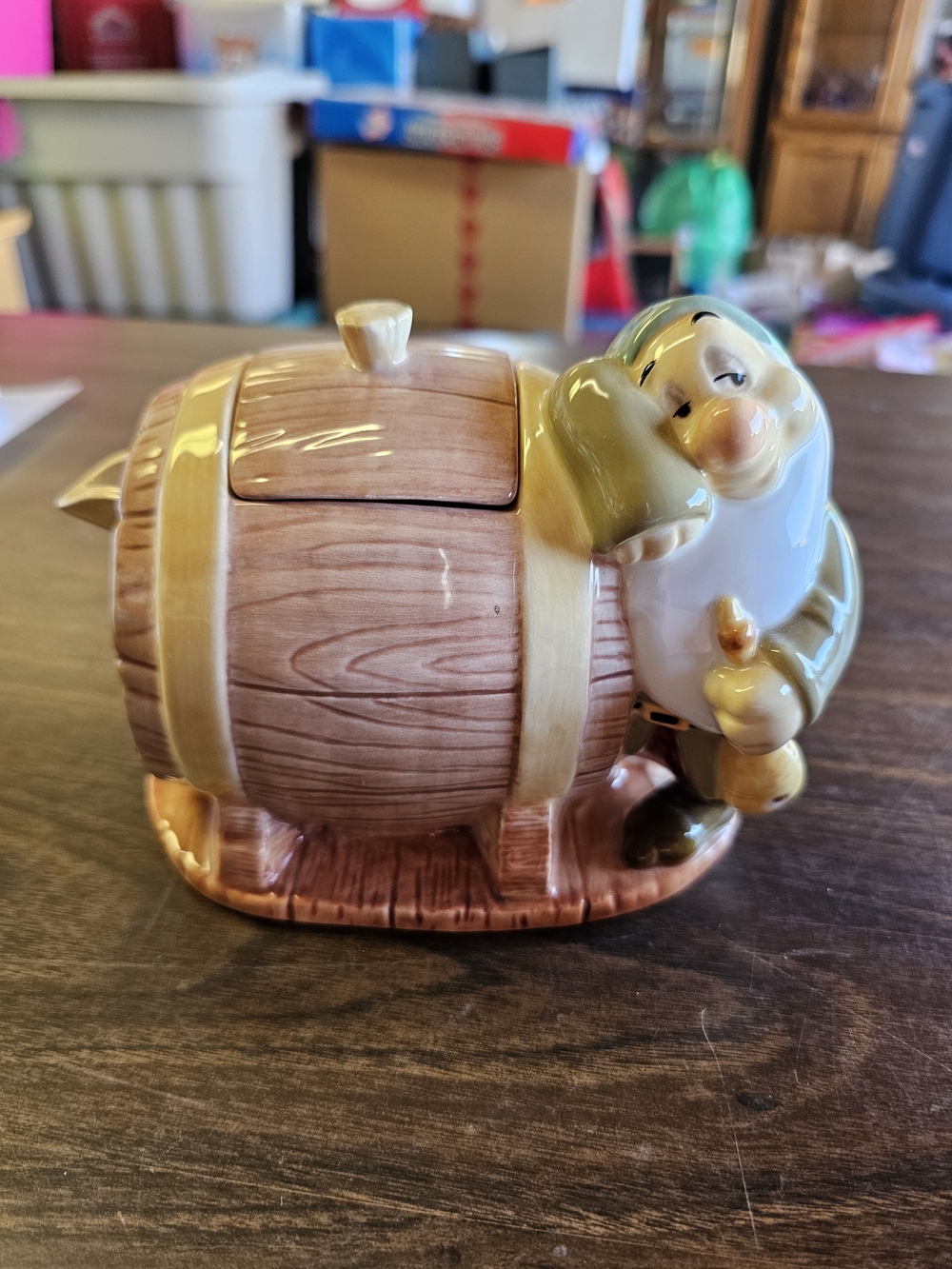 Hand-Painted Ceramic Dwarf Creamer - Brown and Cream 🤎🤍